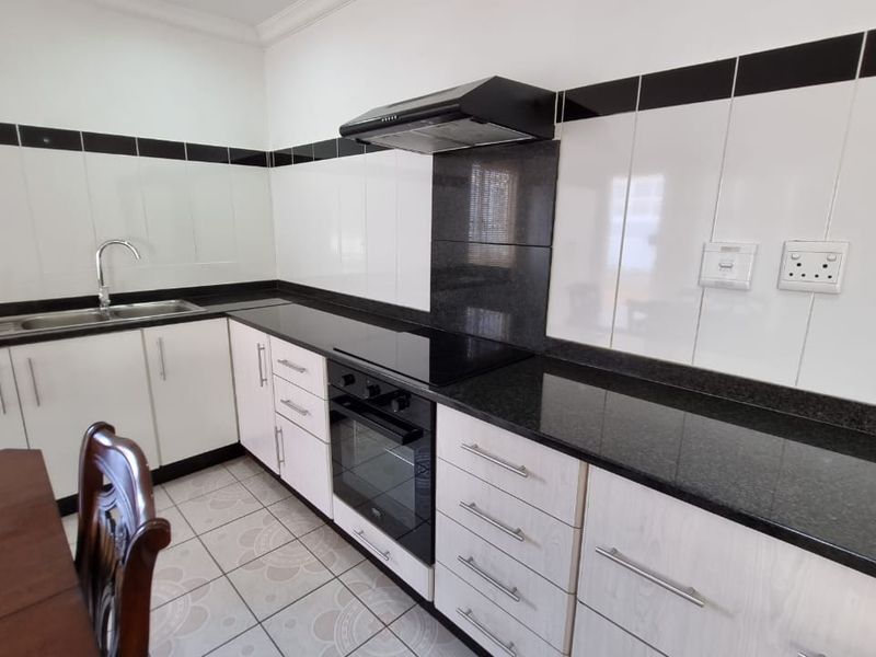 To let in Durban North, 2 bedroom apartment conveniently close to everything. - Photo 8