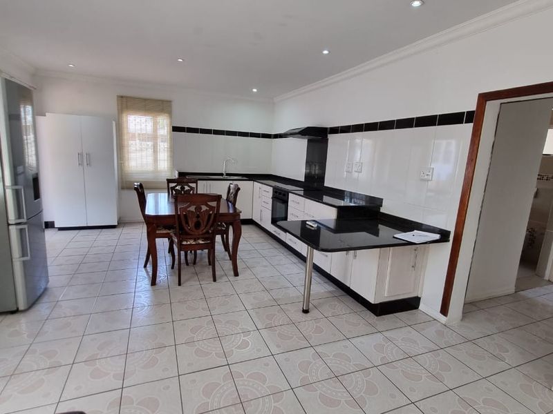 To let in Durban North, 2 bedroom apartment conveniently close to everything. - Photo 7