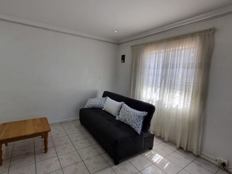 To let in Durban North, 2 bedroom apartment conveniently close to everything. - Photo 3
