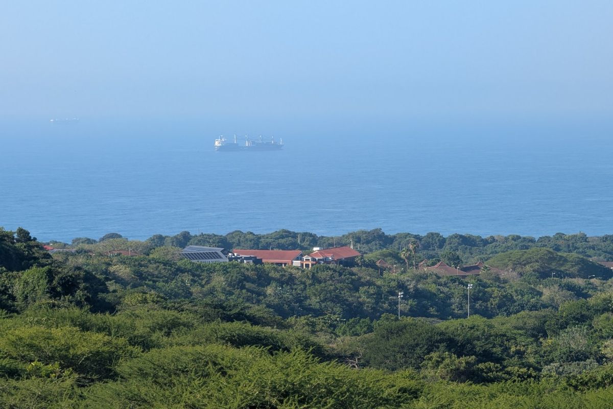 La Lucia Ridge - exquisite, brand new 4 bedroom townhouse - Luxury Living Framed by Sea Views & Conservancy - A tranquil oasis yet with the convenience of an excellent, central location - Photo 4