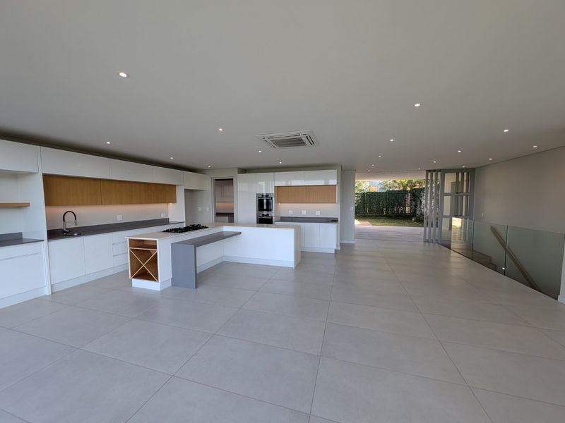 La Lucia Ridge - exquisite, brand new 4 bedroom townhouse - Luxury Living Framed by Sea Views & Conservancy - A tranquil oasis yet with the convenience of an excellent, central location - Photo 10