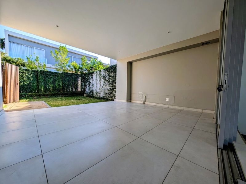La Lucia Ridge - exquisite, brand new 4 bedroom townhouse - Luxury Living Framed by Sea Views & Conservancy - A tranquil oasis yet with the convenience of an excellent, central location - Photo 7