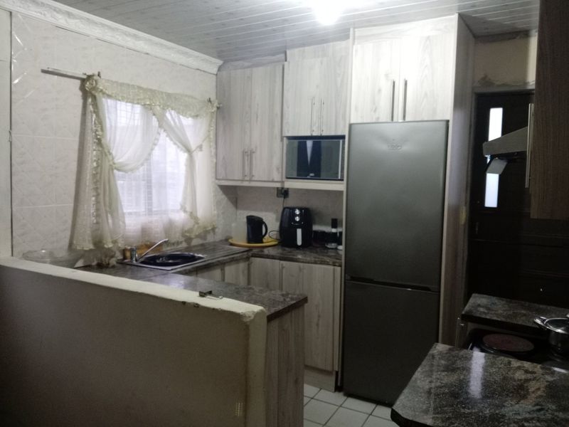 4-Bedroom Family Home For Sale - Photo 9
