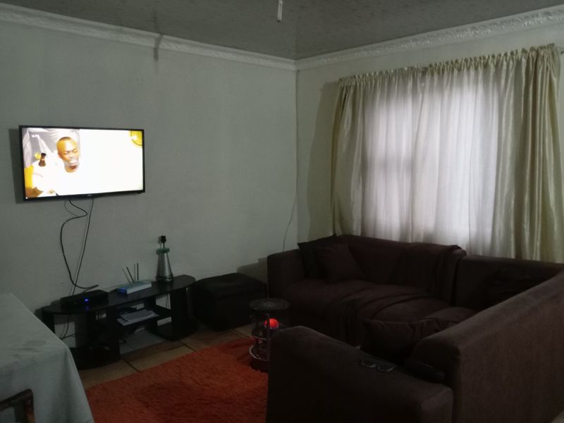 4-Bedroom Family Home For Sale - Photo 7