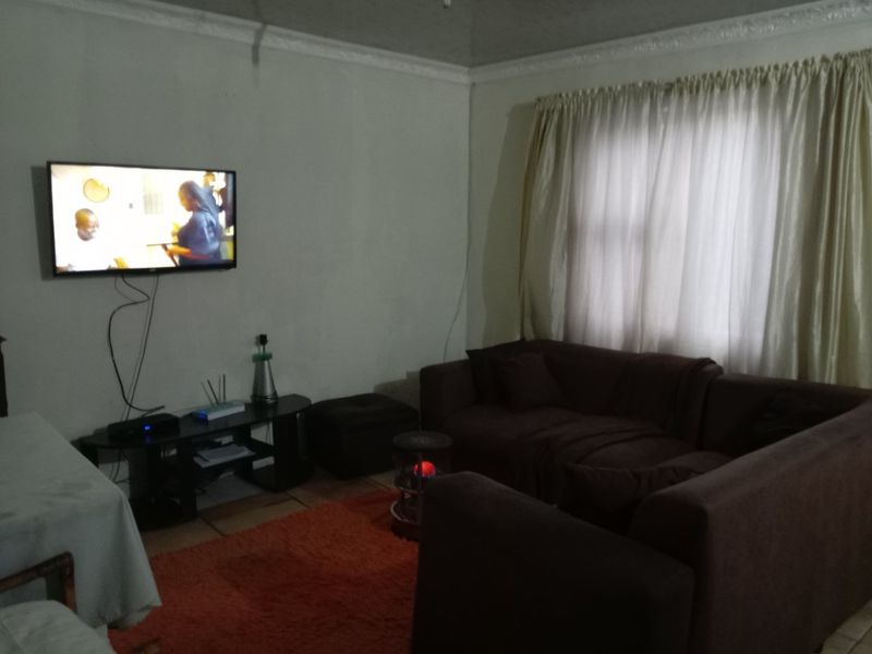 4-Bedroom Family Home For Sale - Photo 6