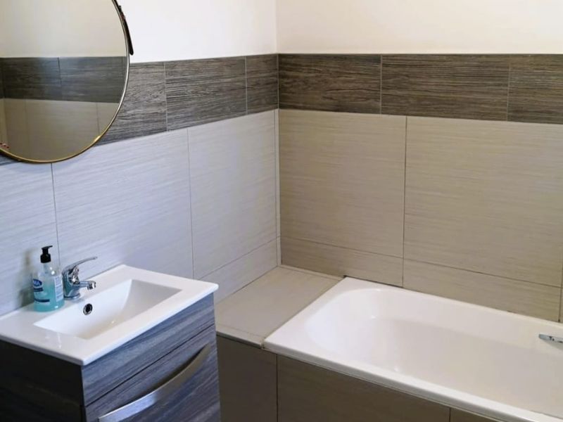 2 bedroom 1ne bathroom inside secure estate - Photo 8