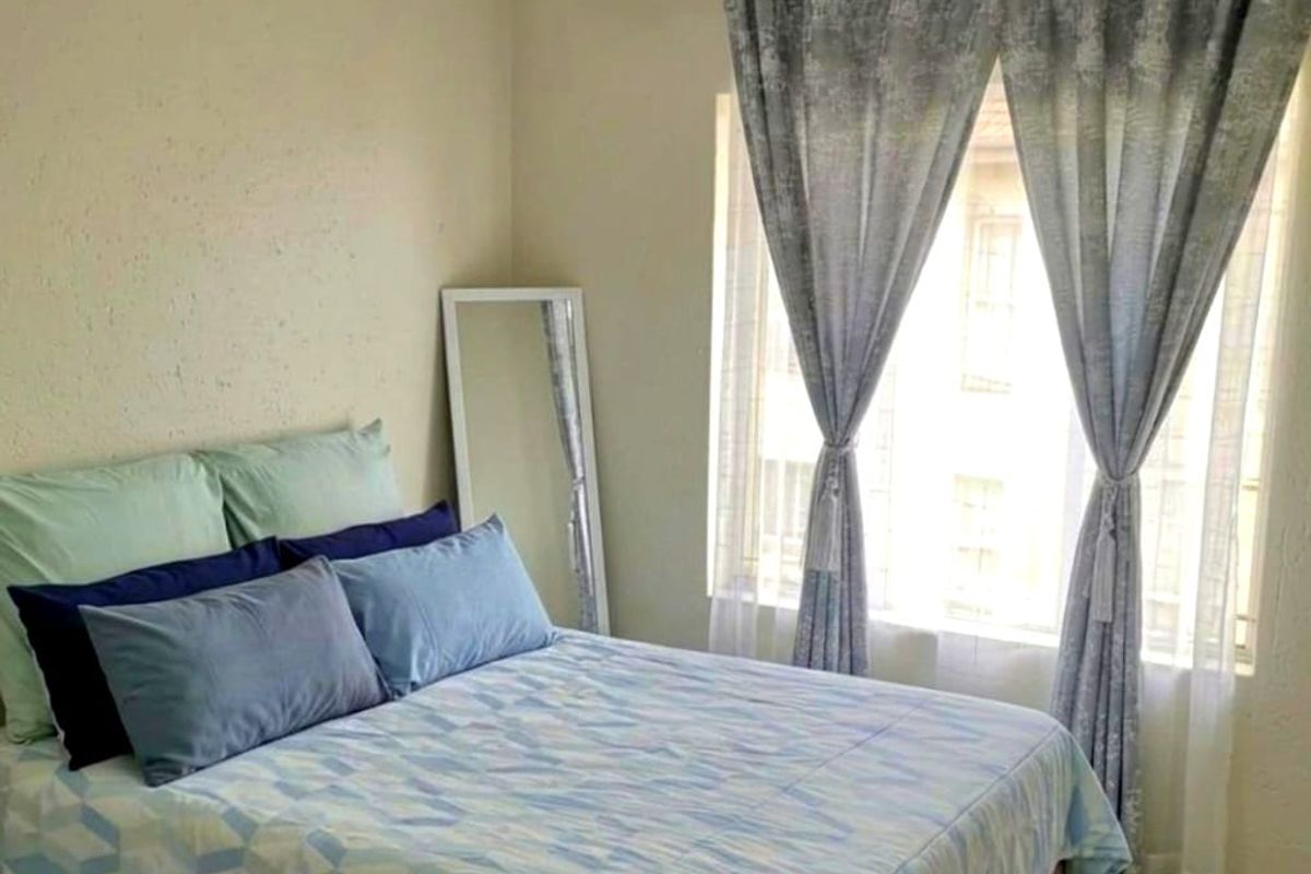 2 bedroom 1ne bathroom inside secure estate - Photo 4