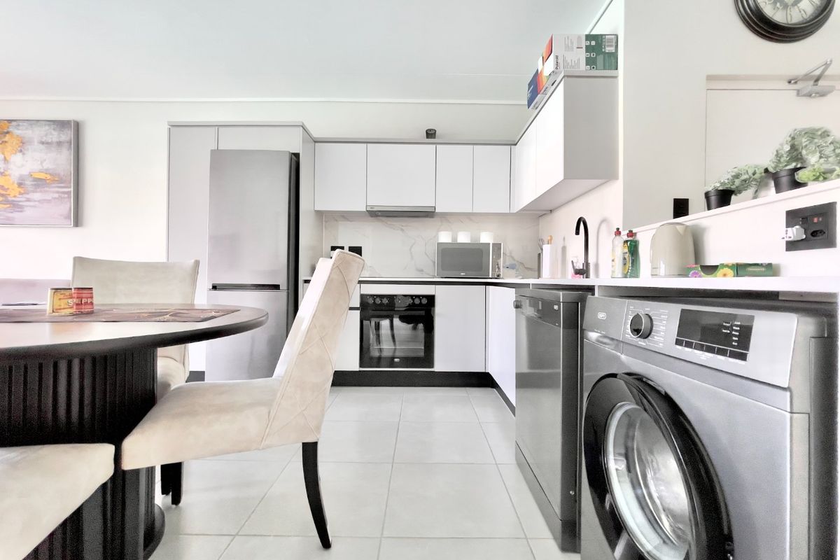 3 Bedroom 2 Bathroom apartment rent - Photo 2