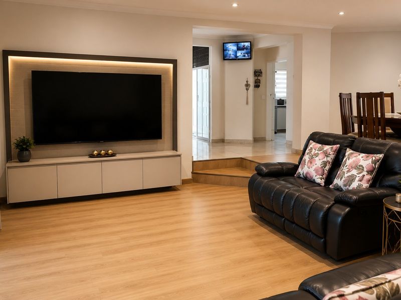 Spacious Family Home with Cottage, offices & Entertainment Area!!! - Photo 4
