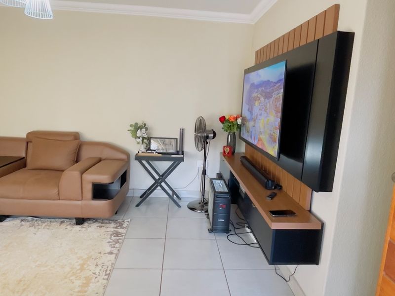 This Beautiful two bedroom house in block xx for sale at a very affordable price  - Photo 5