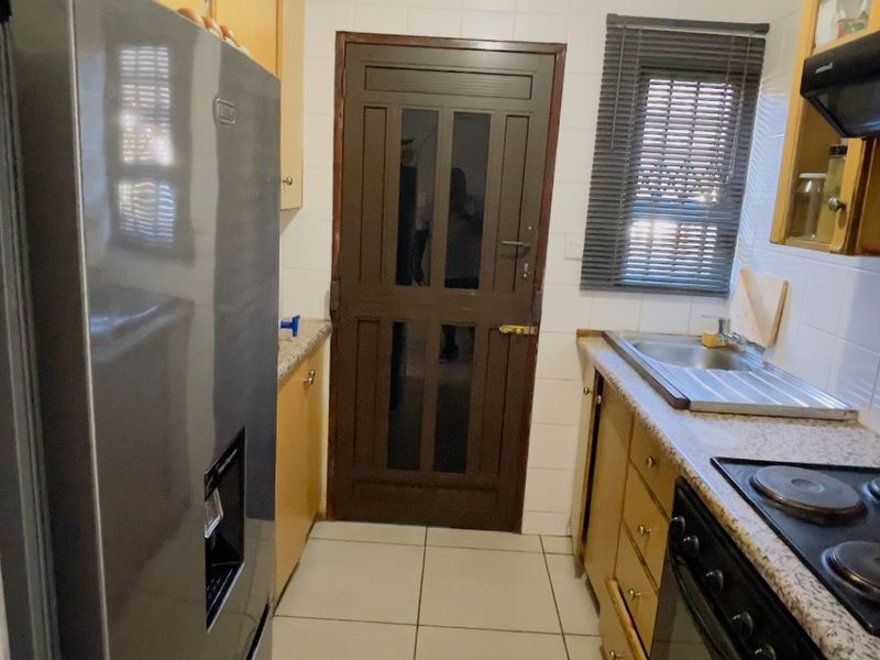 This Beautiful two bedroom house in block xx for sale at a very affordable price  - Photo 7
