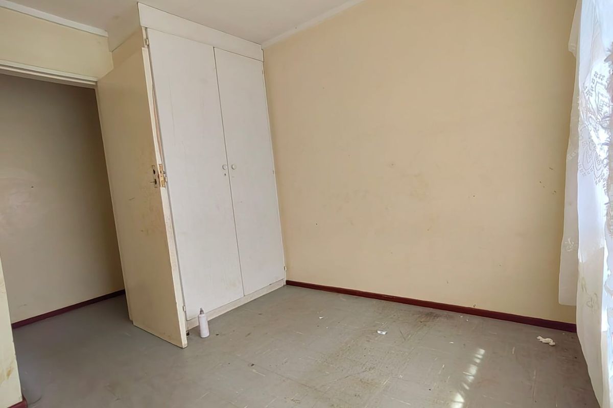3-Bedroom House for Sale – Income Generating Property! - Photo 4
