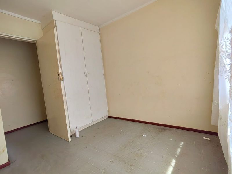 3-Bedroom House for Sale – Income Generating Property! - Photo 4