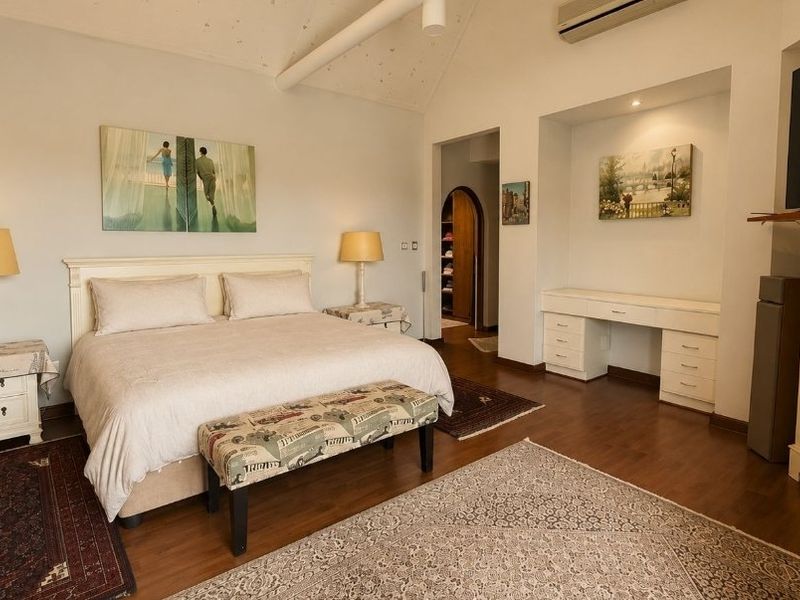 Four Plus Spectacular Estate Living - Photo 9