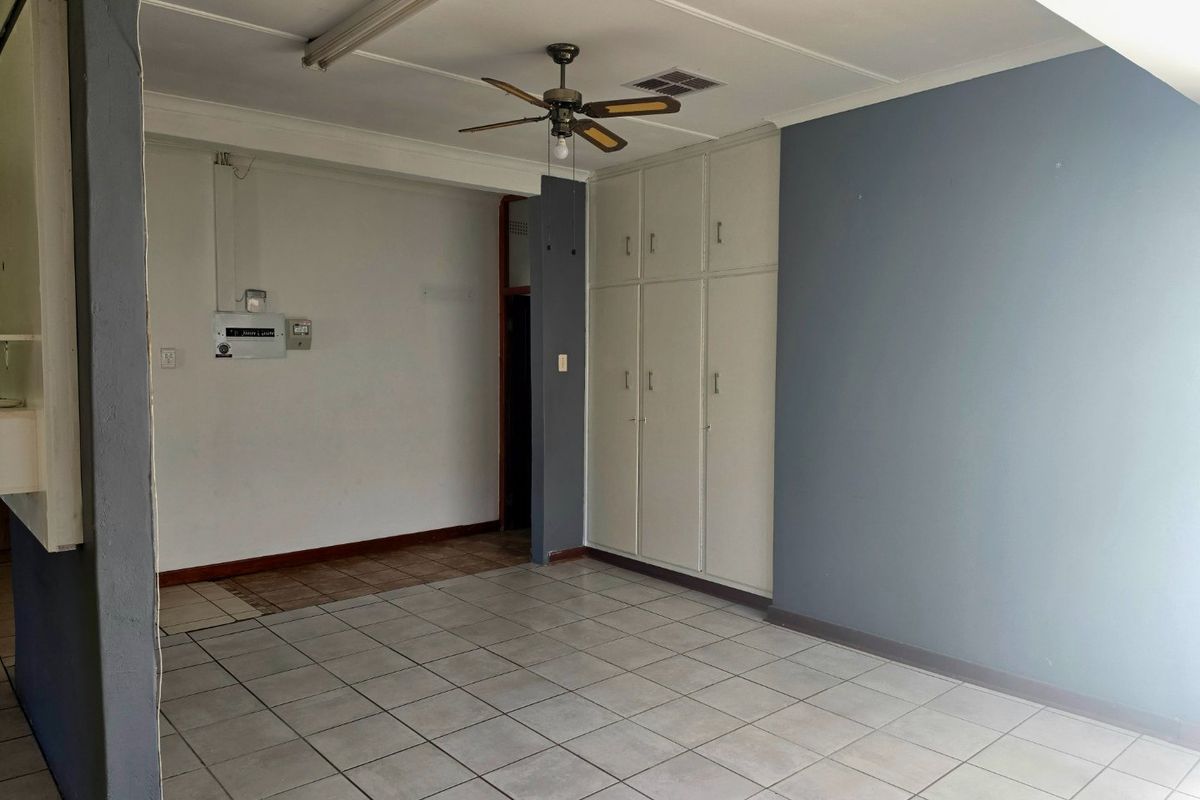 Spacious Family Home with Income Potential in sought after neighbourhood - Photo 5
