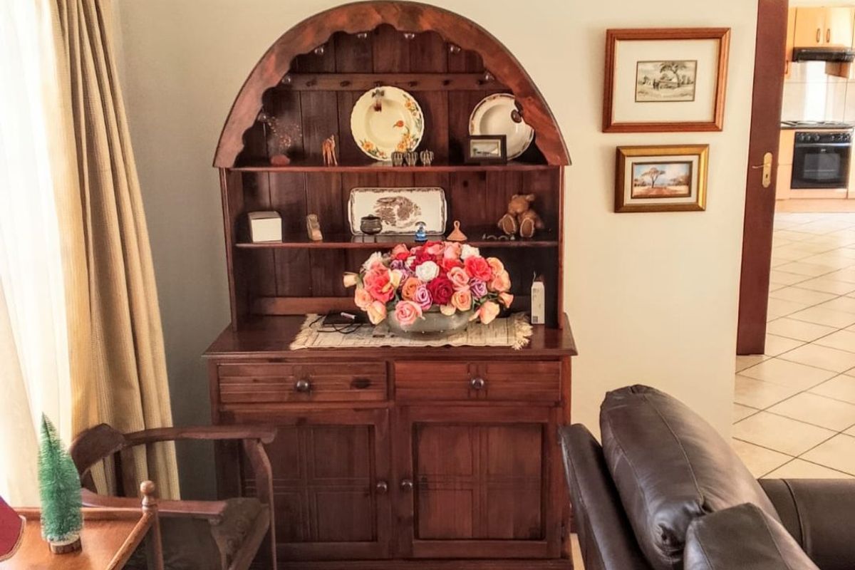 Elegant 3 Bedroom Townhouse in Montana Tuine - Photo 4