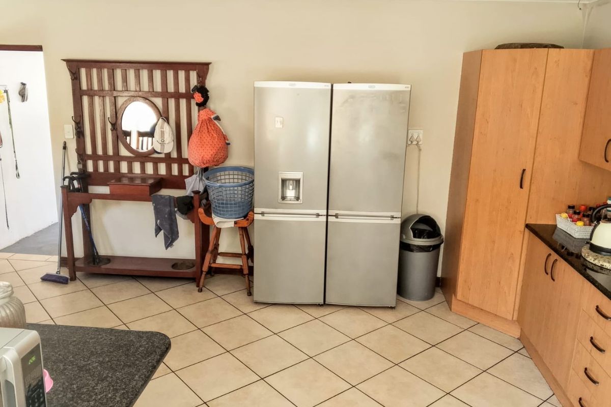 Elegant 3 Bedroom Townhouse in Montana Tuine - Photo 3
