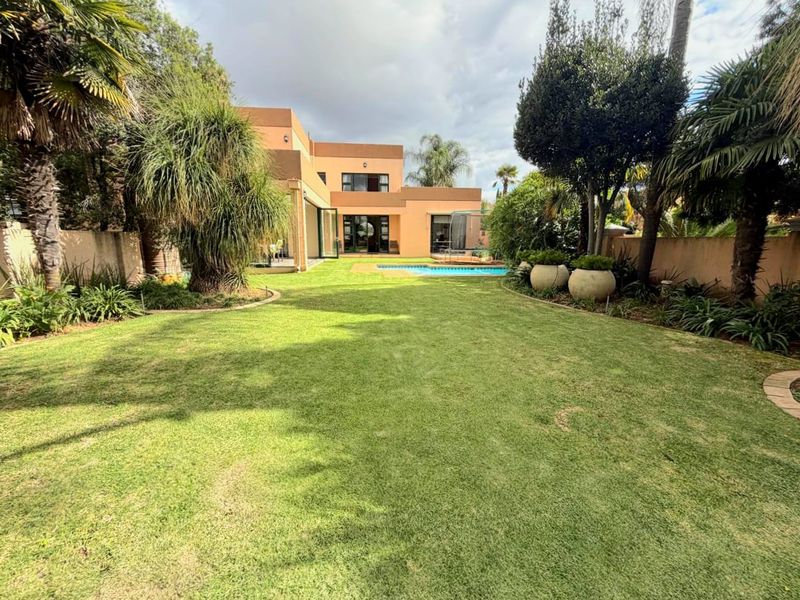 Elegant Family Living on the Fairway | Centurion Golf Estate - Photo 2