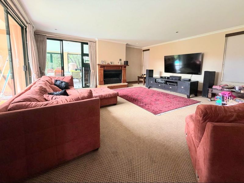 Elegant Family Living on the Fairway | Centurion Golf Estate - Photo 10