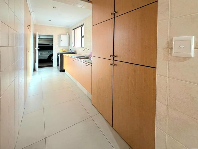 Elegant Family Living on the Fairway | Centurion Golf Estate - Photo 9