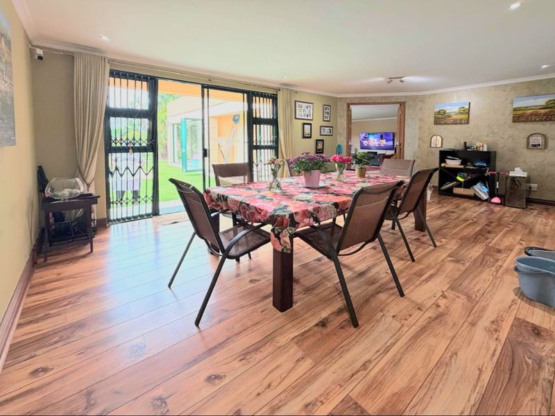 Elegant Family Living on the Fairway | Centurion Golf Estate - Photo 8