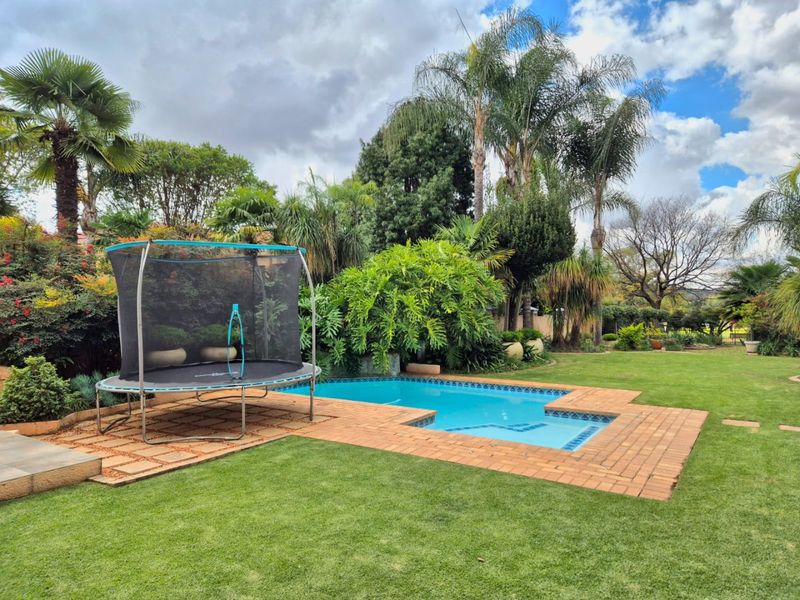 Elegant Family Living on the Fairway | Centurion Golf Estate - Photo 1