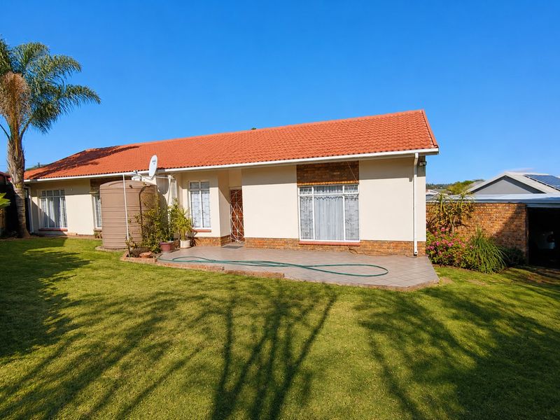 Prime Property for Family Living or Business Opportunity – Rooihuiskraal, Centurion - Photo 2