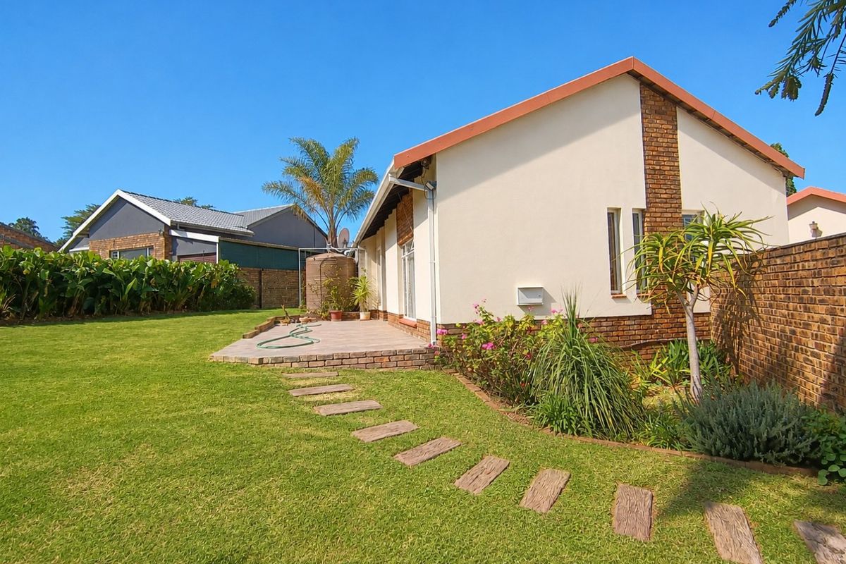 Prime Property for Family Living or Business Opportunity – Rooihuiskraal, Centurion - Photo 3
