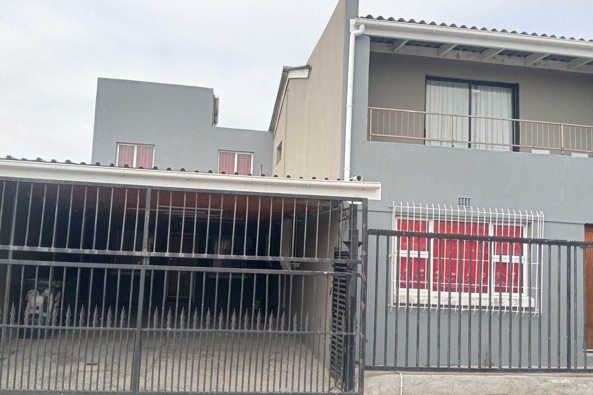 Lovely 4 Bedroom Double Storey in Eastridge - Photo 4