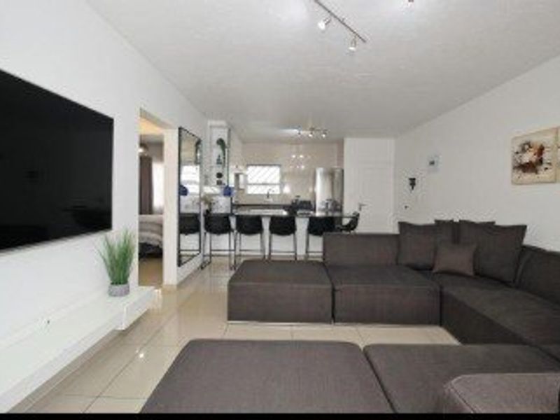 Modern Pet-Friendly Townhouse with Private Garden & Pool Access! - Photo 5