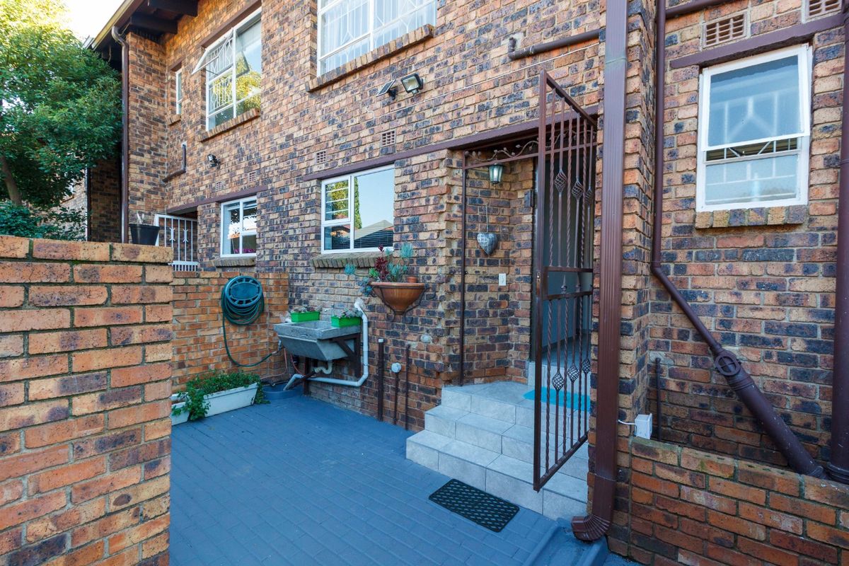 Modern Comfort & Easy Living in Wilro Park, lock up and go - Photo 2