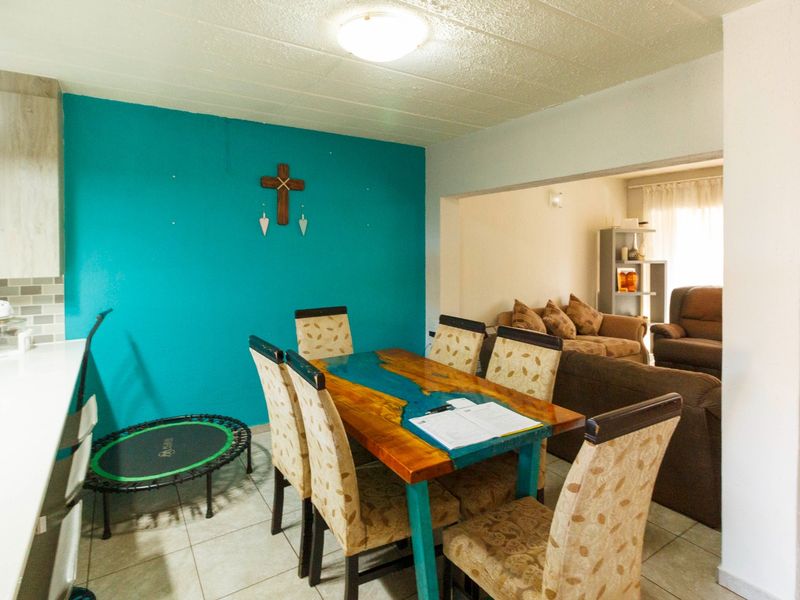 Modern Comfort & Easy Living in Wilro Park, lock up and go - Photo 8