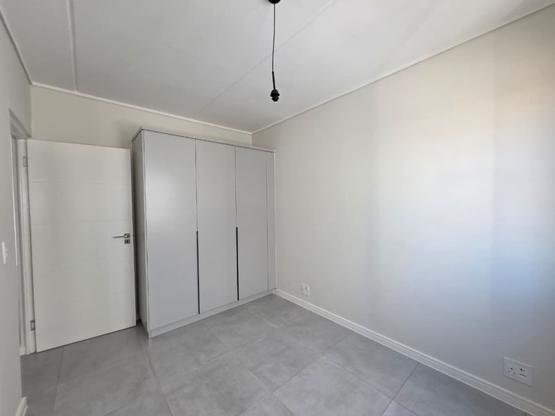 Modern 2-Bedroom Apartment - Photo 4