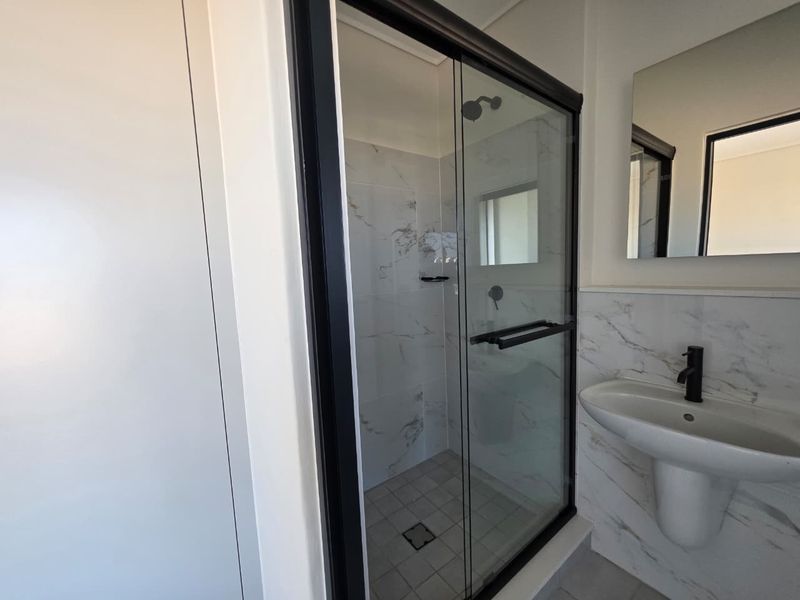 Modern 2-Bedroom Apartment - Photo 6