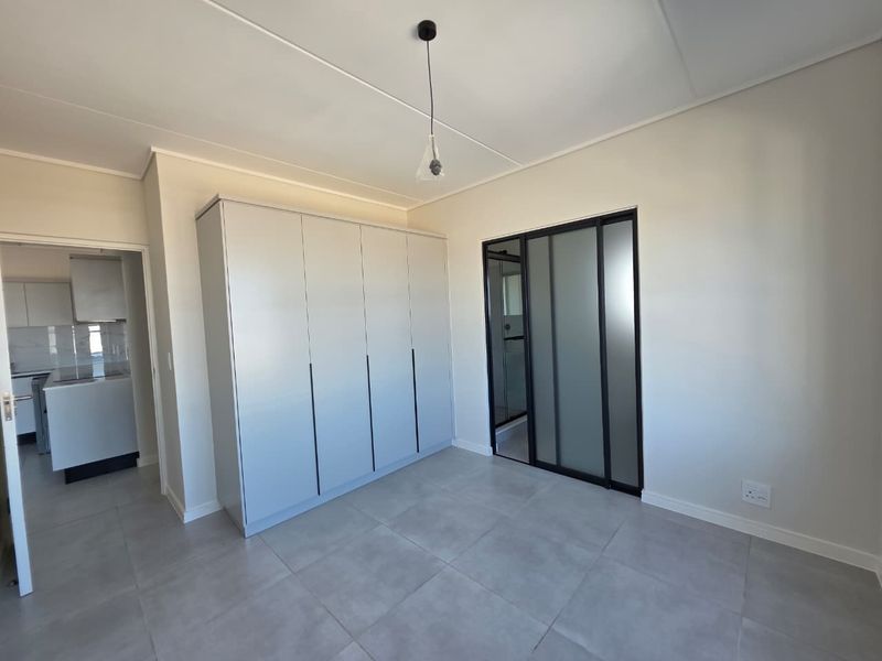 Modern 2-Bedroom Apartment - Photo 5