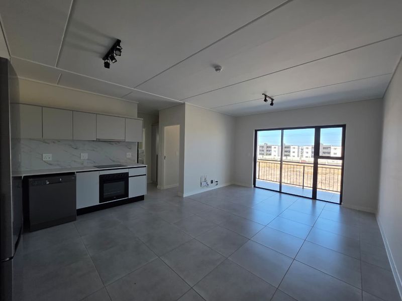 Modern 2-Bedroom Apartment - Photo 2