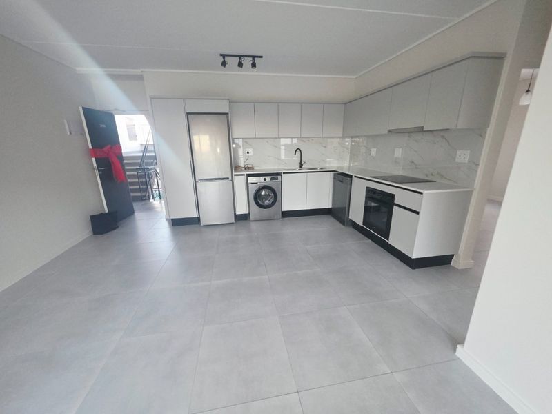 Modern 2-Bedroom Apartment - Photo 3