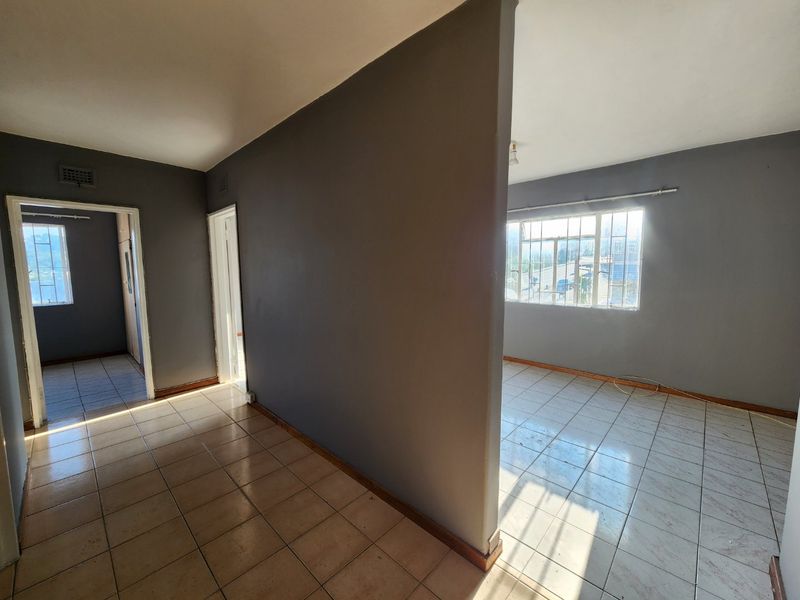 Centrally located 2 Bedroom apartment - Photo 5
