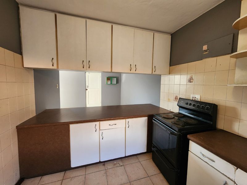 Centrally located 2 Bedroom apartment - Photo 4