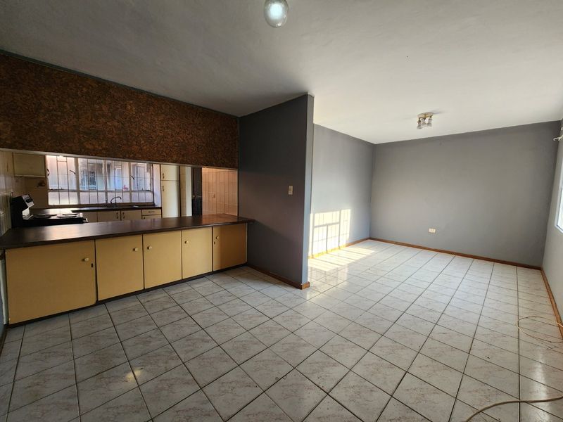 Centrally located 2 Bedroom apartment - Photo 1