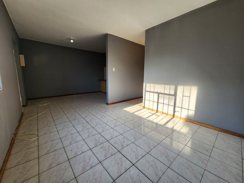 Centrally located 2 Bedroom apartment - Photo 2
