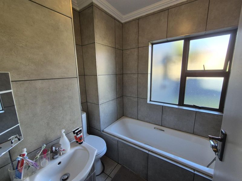 Immaculate 3 Bedroom Townhouse for Sale in Greenstone - Photo 9