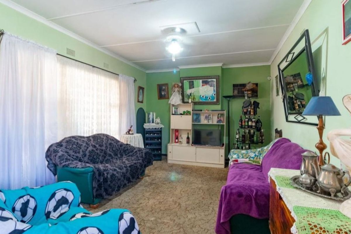 Stunning 3-Bedroom Home with Flatlet  - Photo 3