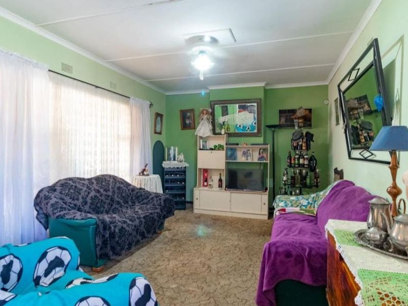 Stunning 3-Bedroom Home with Flatlet  - Photo 3