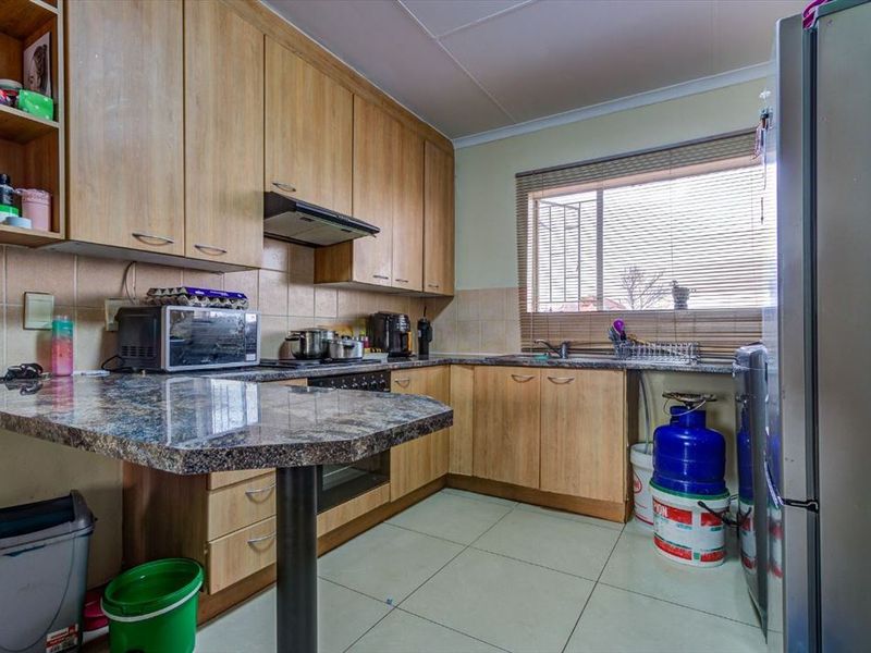 Neat and Comfortable Home for Easy Living - Photo 1