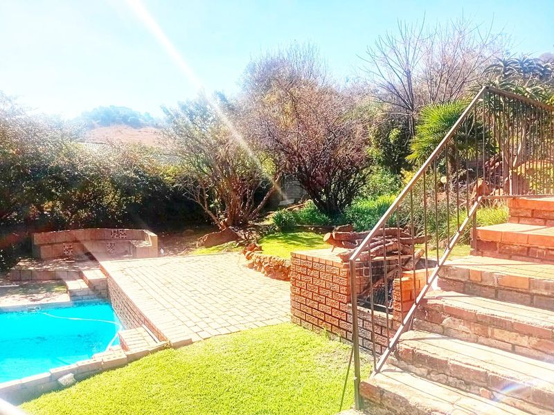 Oasis in Naturena with Immaculate Features - Photo 7