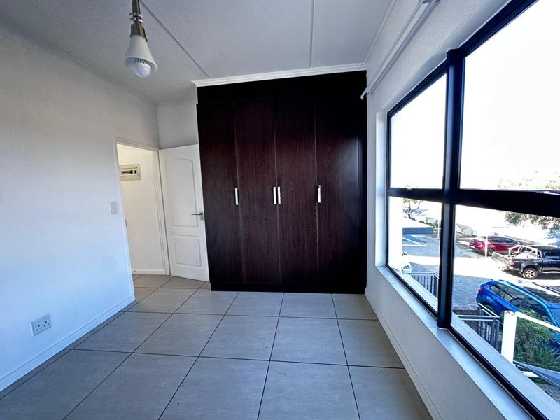 Modern 3-Bedroom First Floor Apartment in Greenstone Hill | Secure Estate Living with Premium Amenities - Photo 10