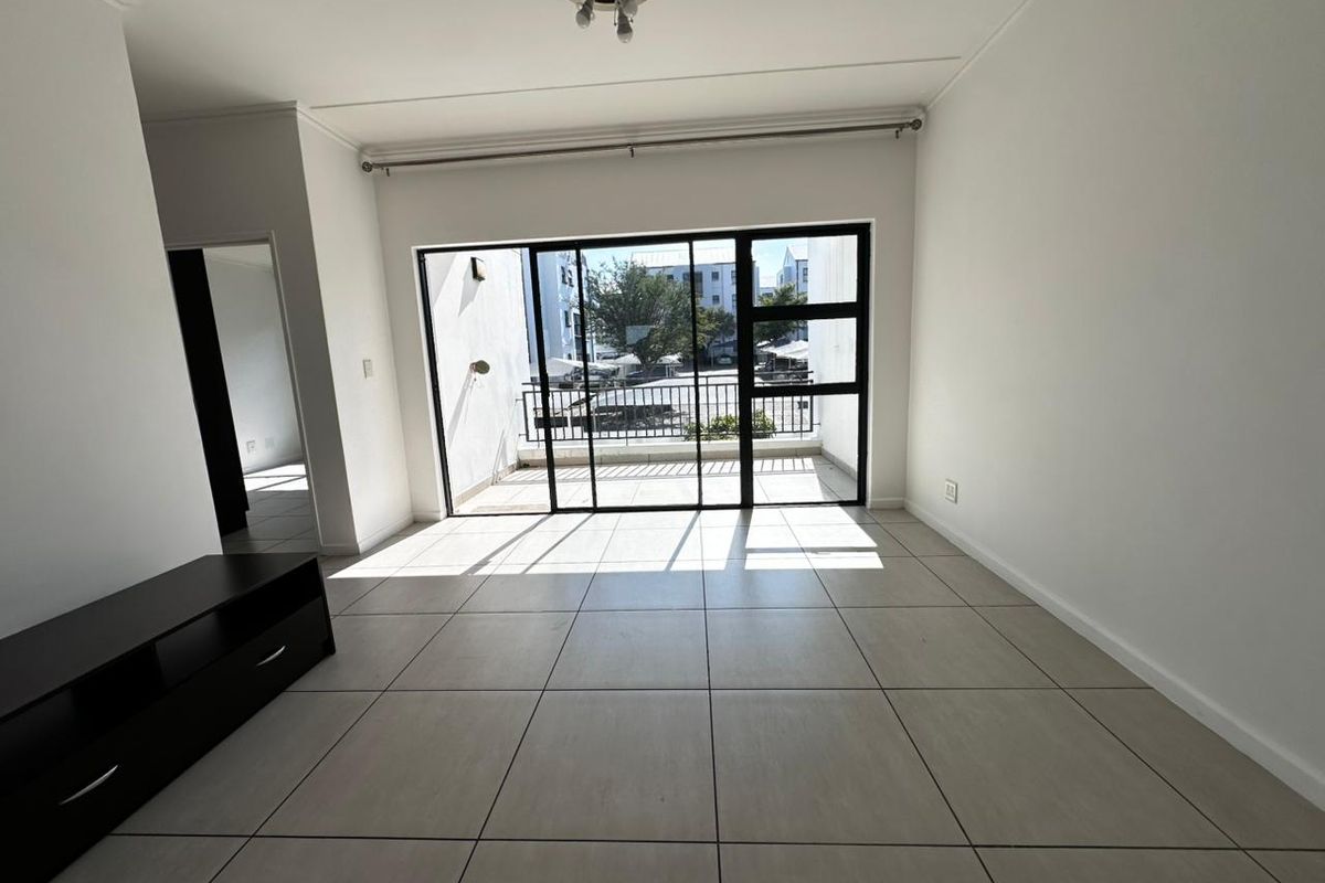 Modern 3-Bedroom First Floor Apartment in Greenstone Hill | Secure Estate Living with Premium Amenities - Photo 4