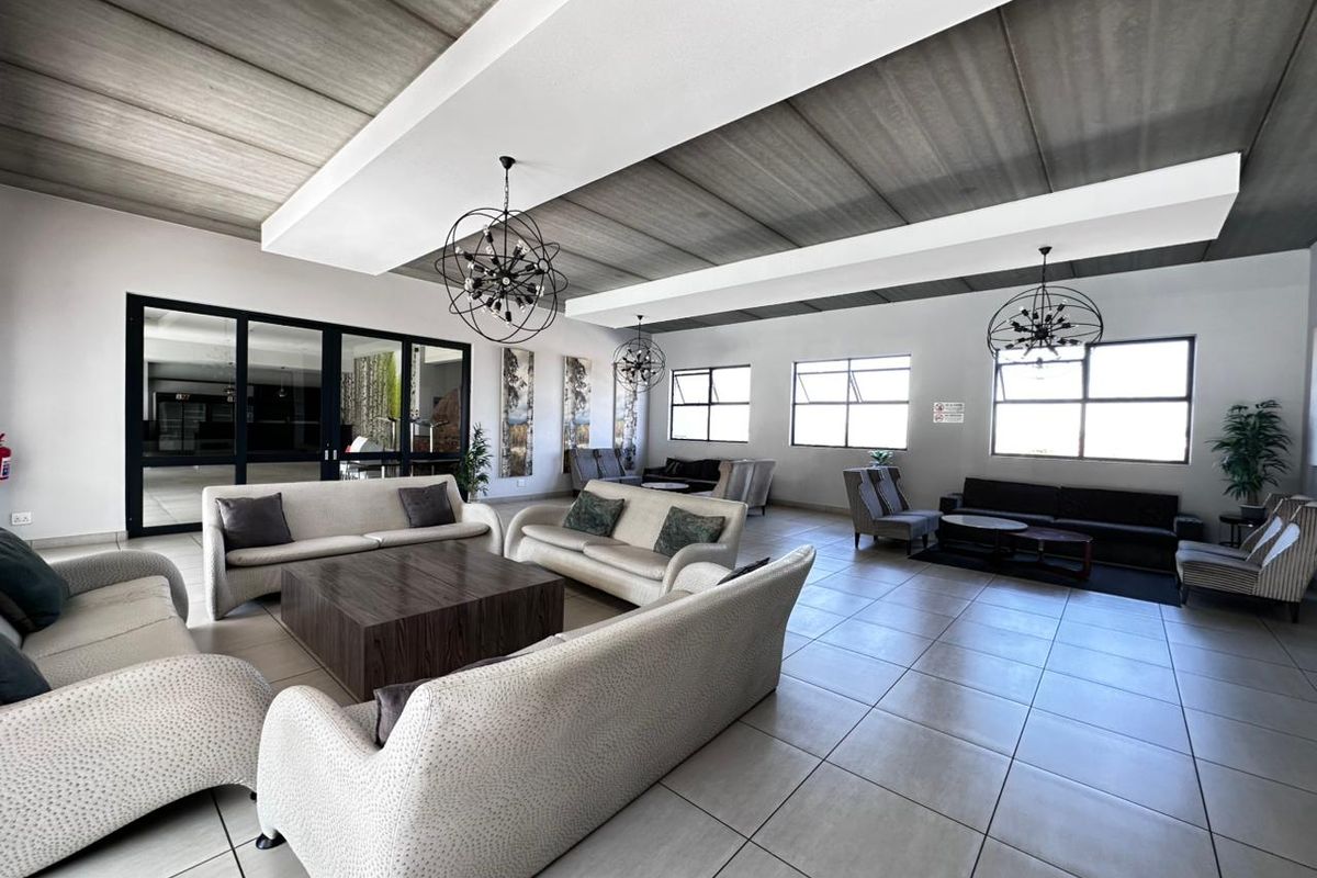 Modern 3-Bedroom First Floor Apartment in Greenstone Hill | Secure Estate Living with Premium Amenities - Photo 3