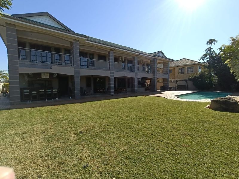 To let in Somerset Park,  4 bedroom double storey home with pool. - Photo 2